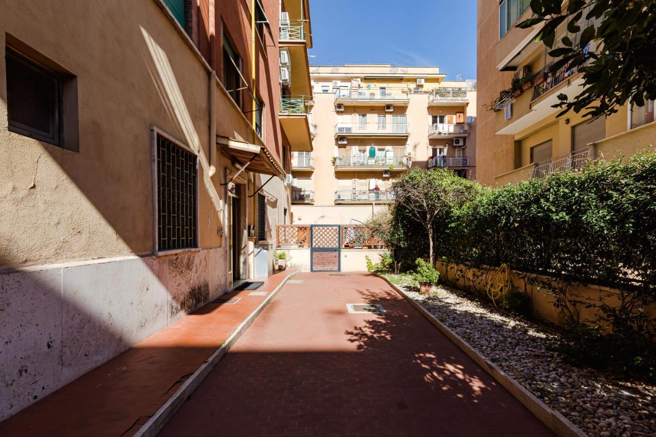 Casa Flo Apartment Рим Екстериор снимка